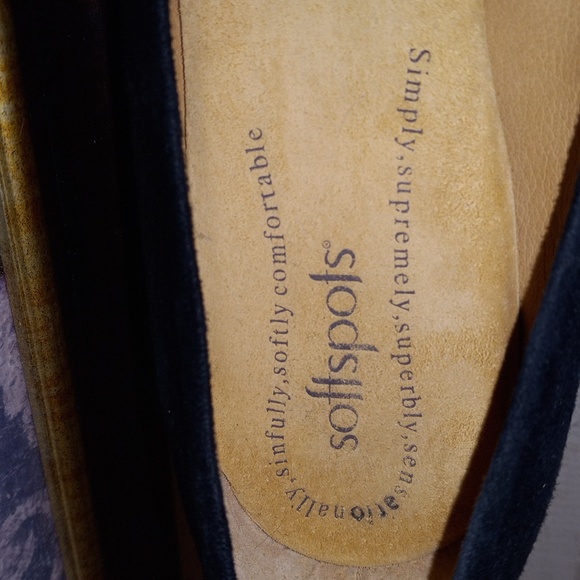 Softspots Black Leather/Suede Heels - Picture 10 of 12